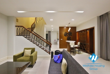  Beautiful corner villa with Garden for rent in Vinhomer Riverside - Long Bien